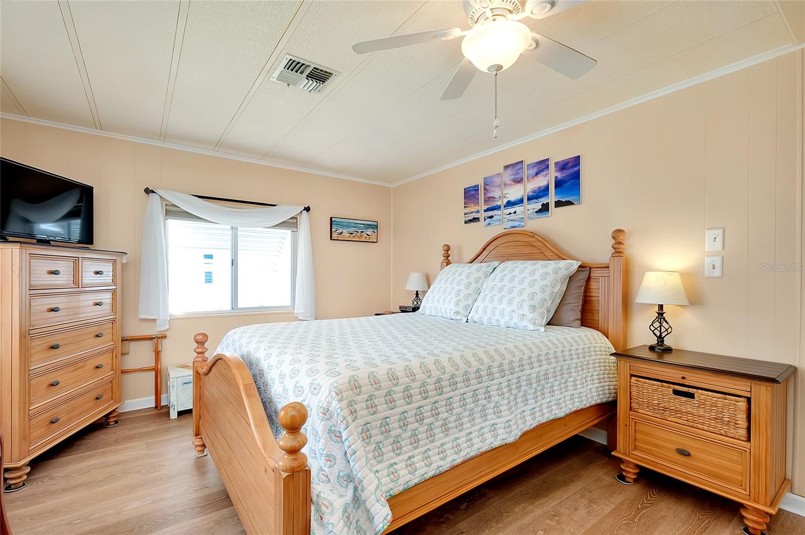 Image 16 of 37 For 881 Grado Drive