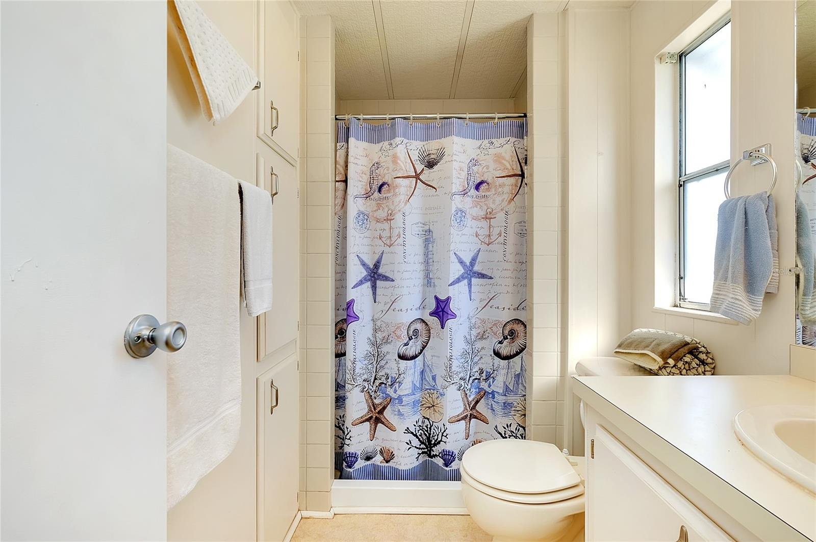 Image 18 of 37 For 881 Grado Drive
