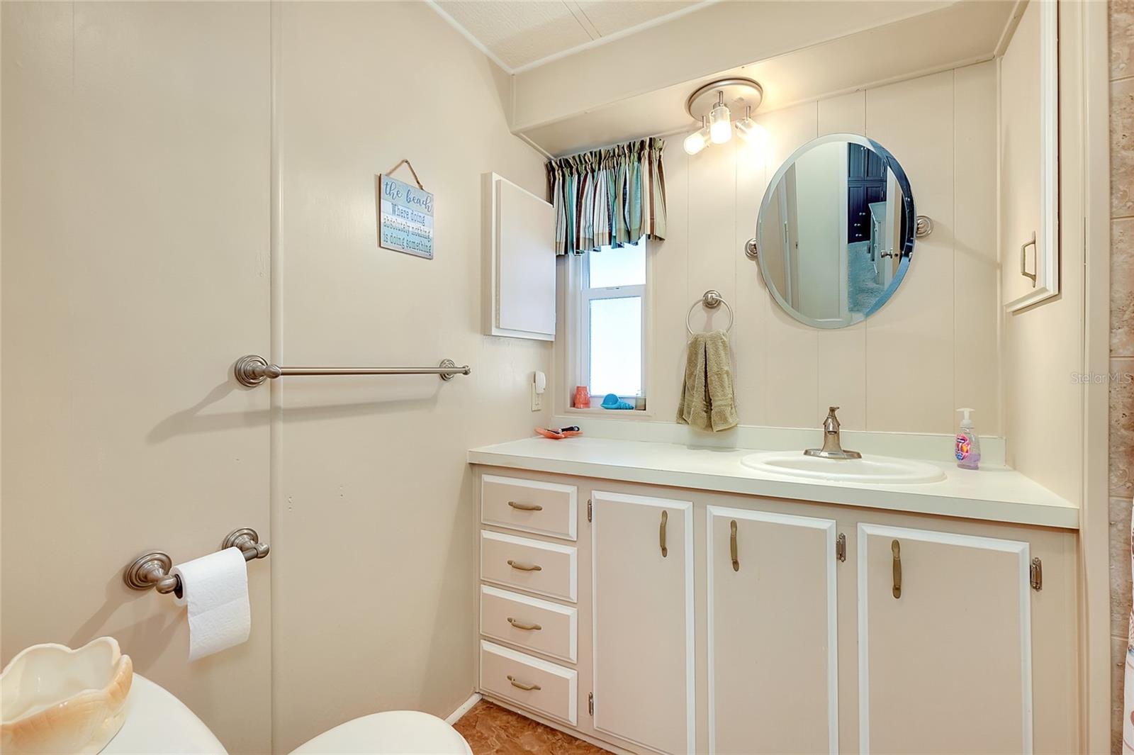 Image 23 of 37 For 881 Grado Drive