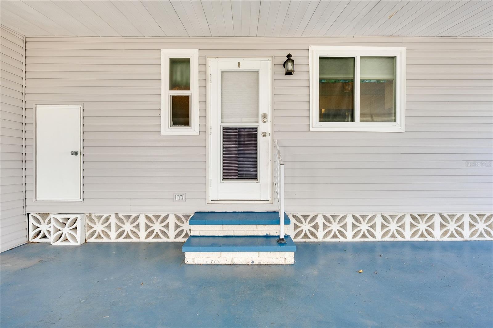 Image 32 of 37 For 881 Grado Drive