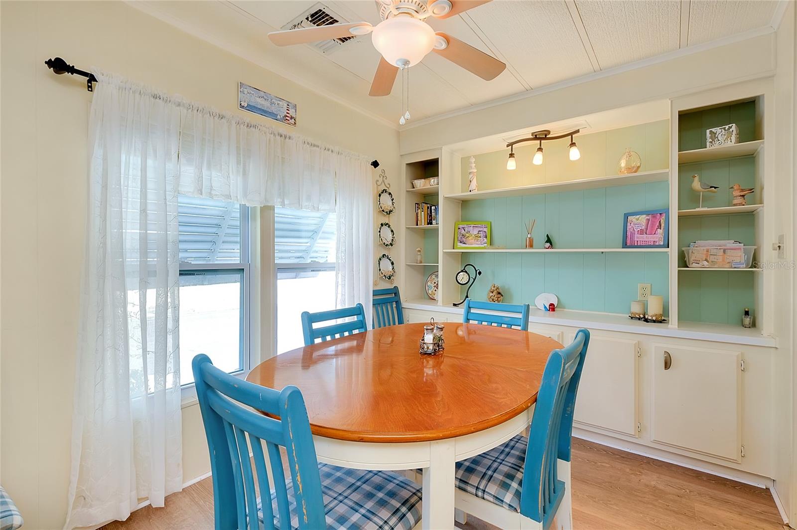 Image 5 of 37 For 881 Grado Drive