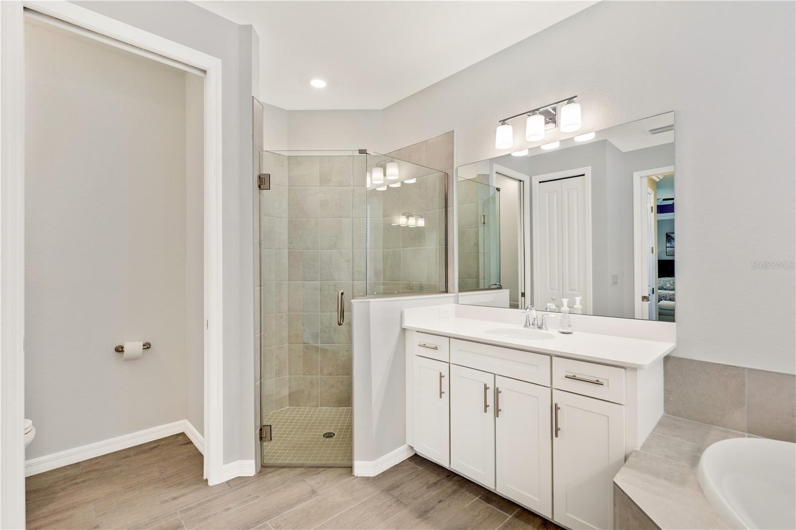 Image 21 of 92 For 12584 Wellen Golf Street
