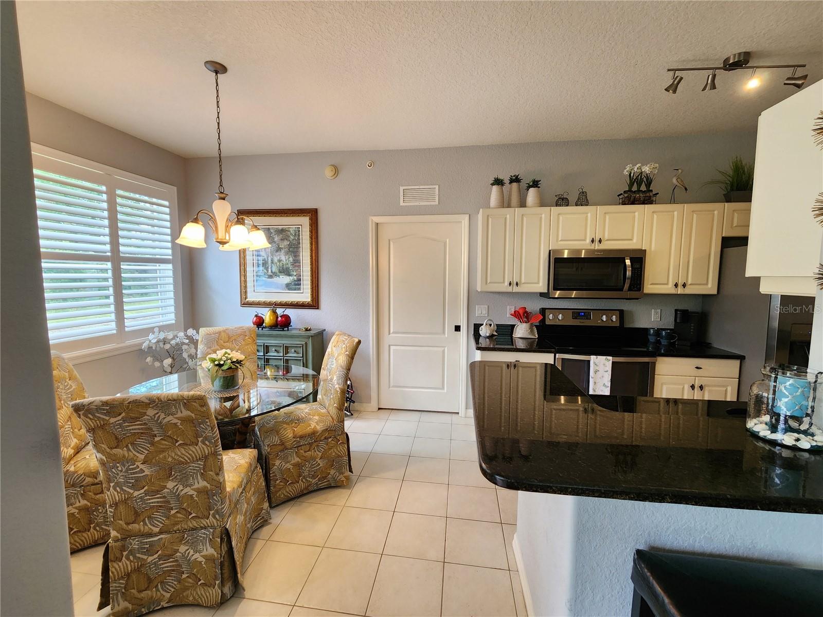 Image 15 of 61 For 4213 Vicenza Drive A2