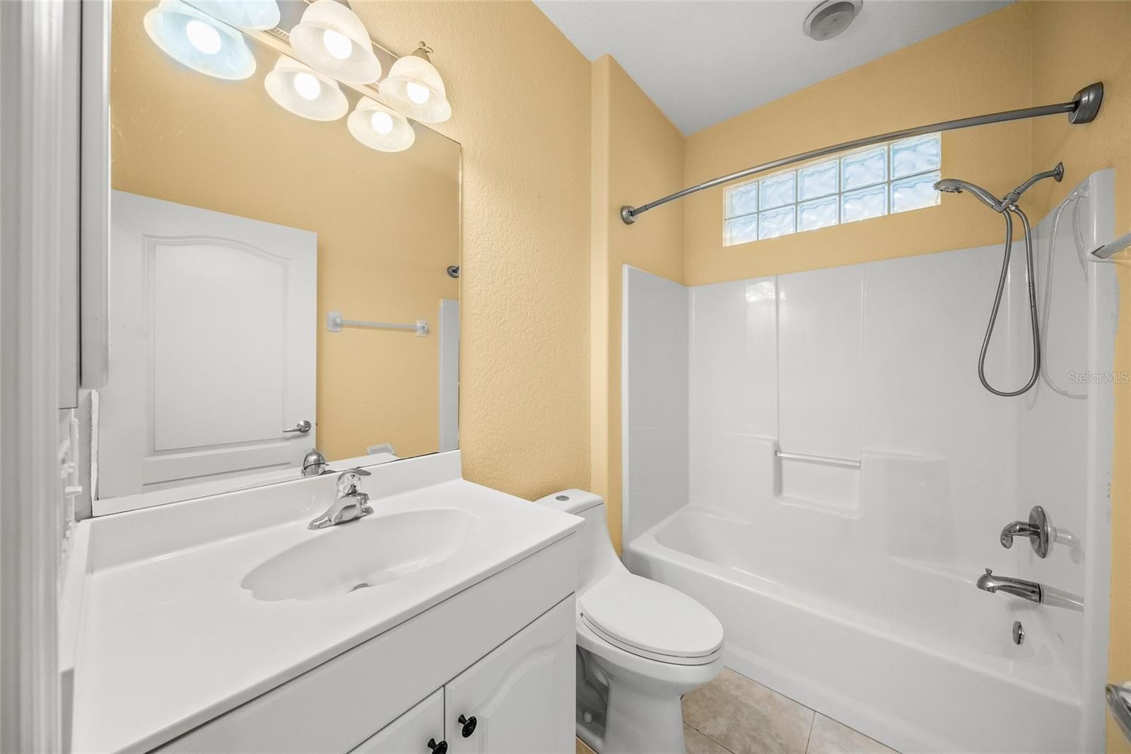 Image 21 of 43 For 4458 Corso Venetia Boulevard