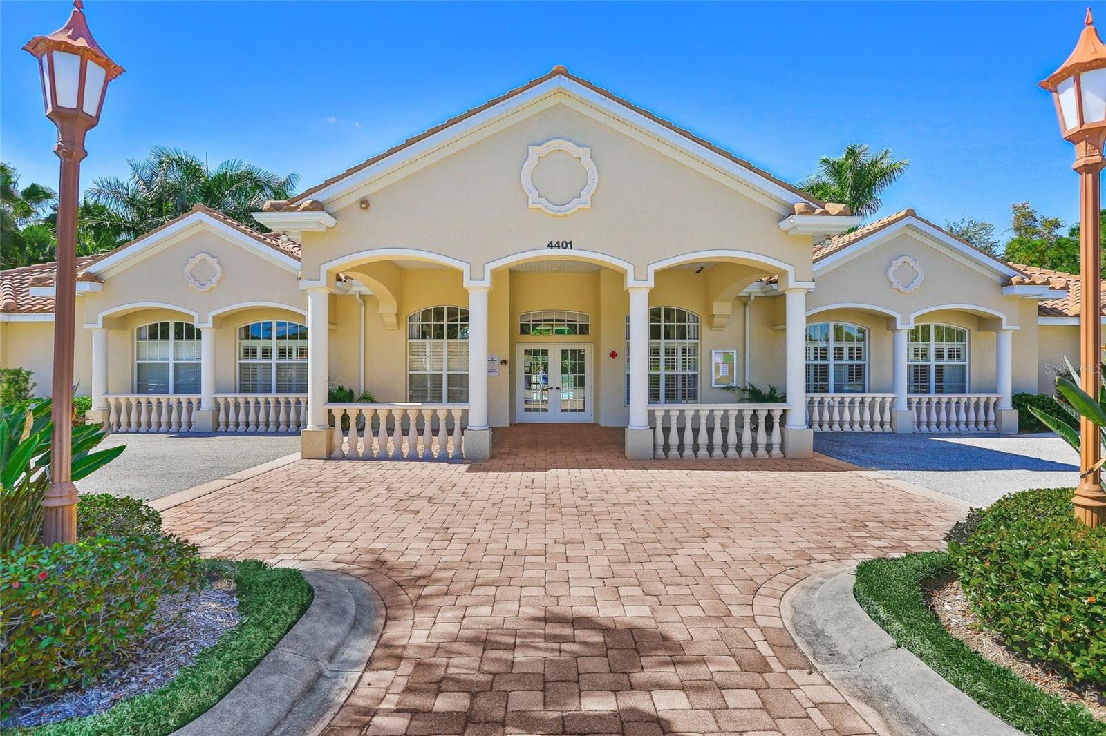 Image 30 of 43 For 4458 Corso Venetia Boulevard
