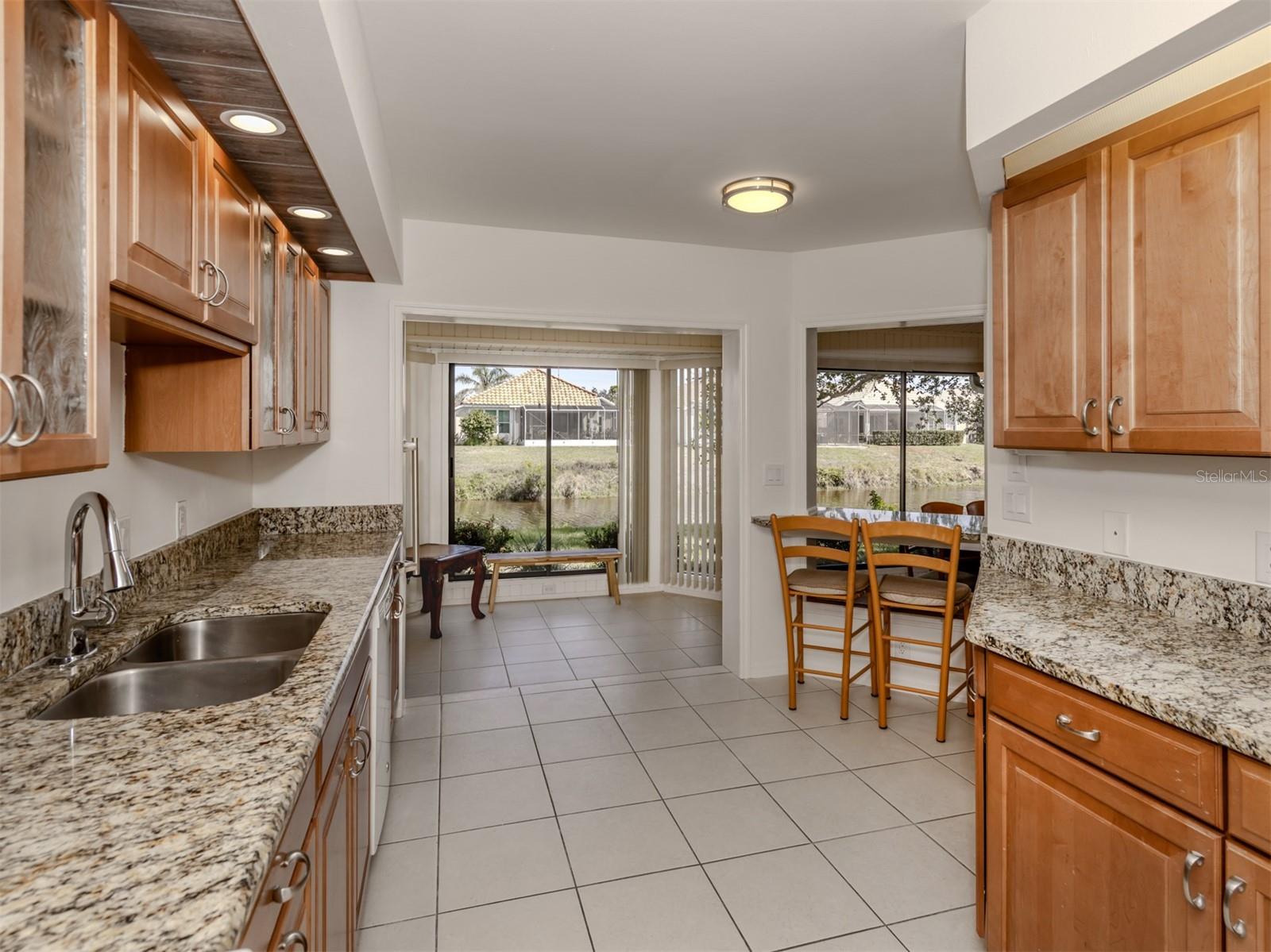 Image 19 of 100 For 268 Southampton Drive 309