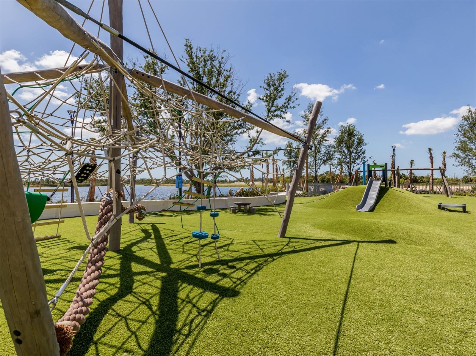 Image 91 of 100 For 268 Southampton Drive 309