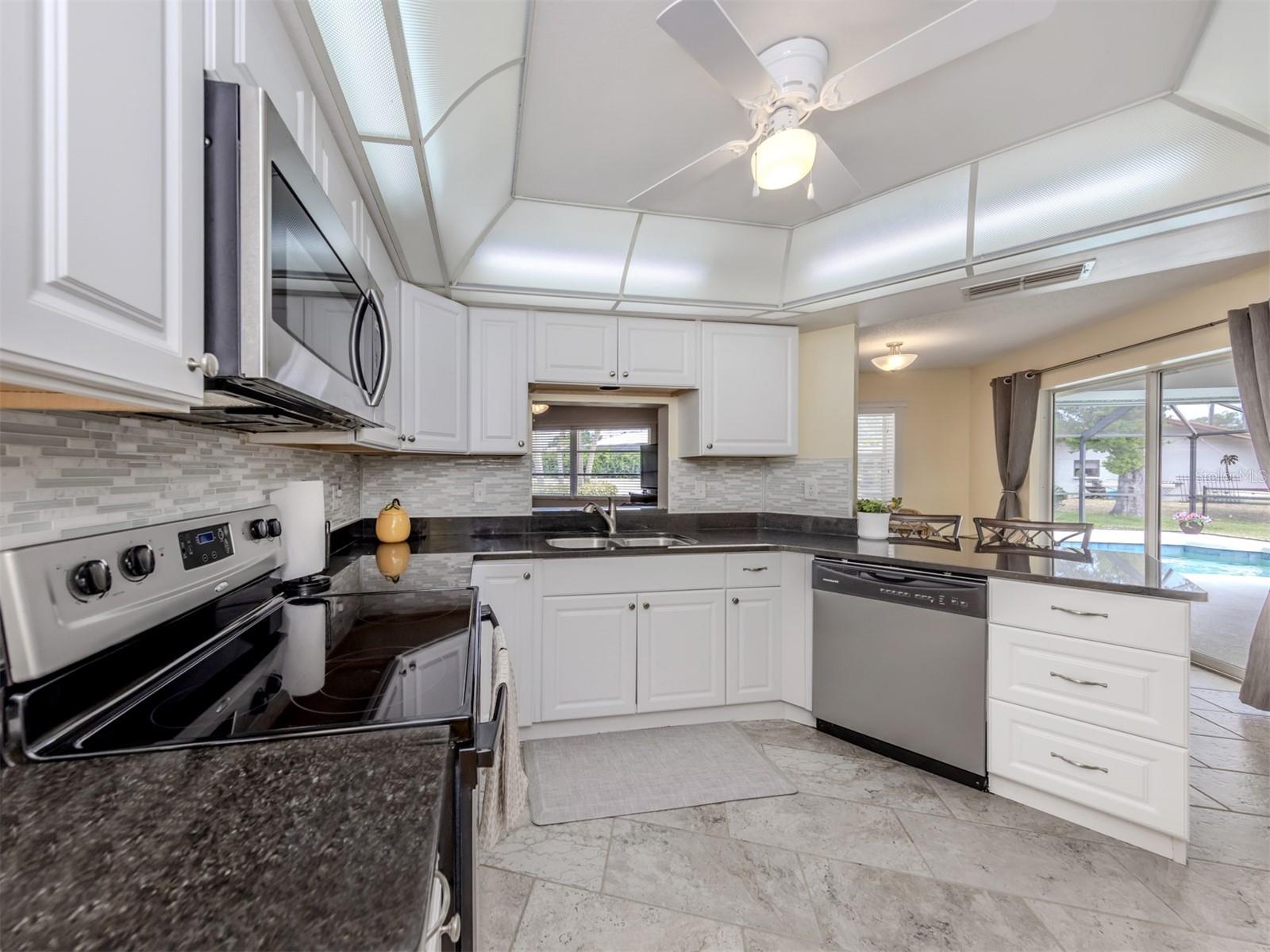 Image 11 of 29 For 455 Rubens Drive