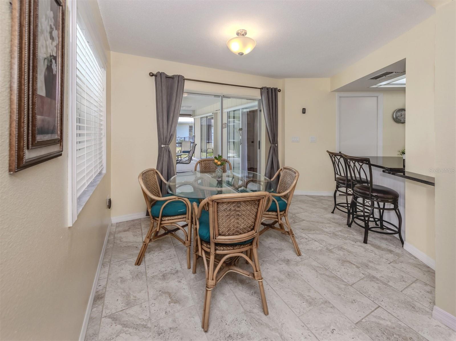 Image 12 of 29 For 455 Rubens Drive