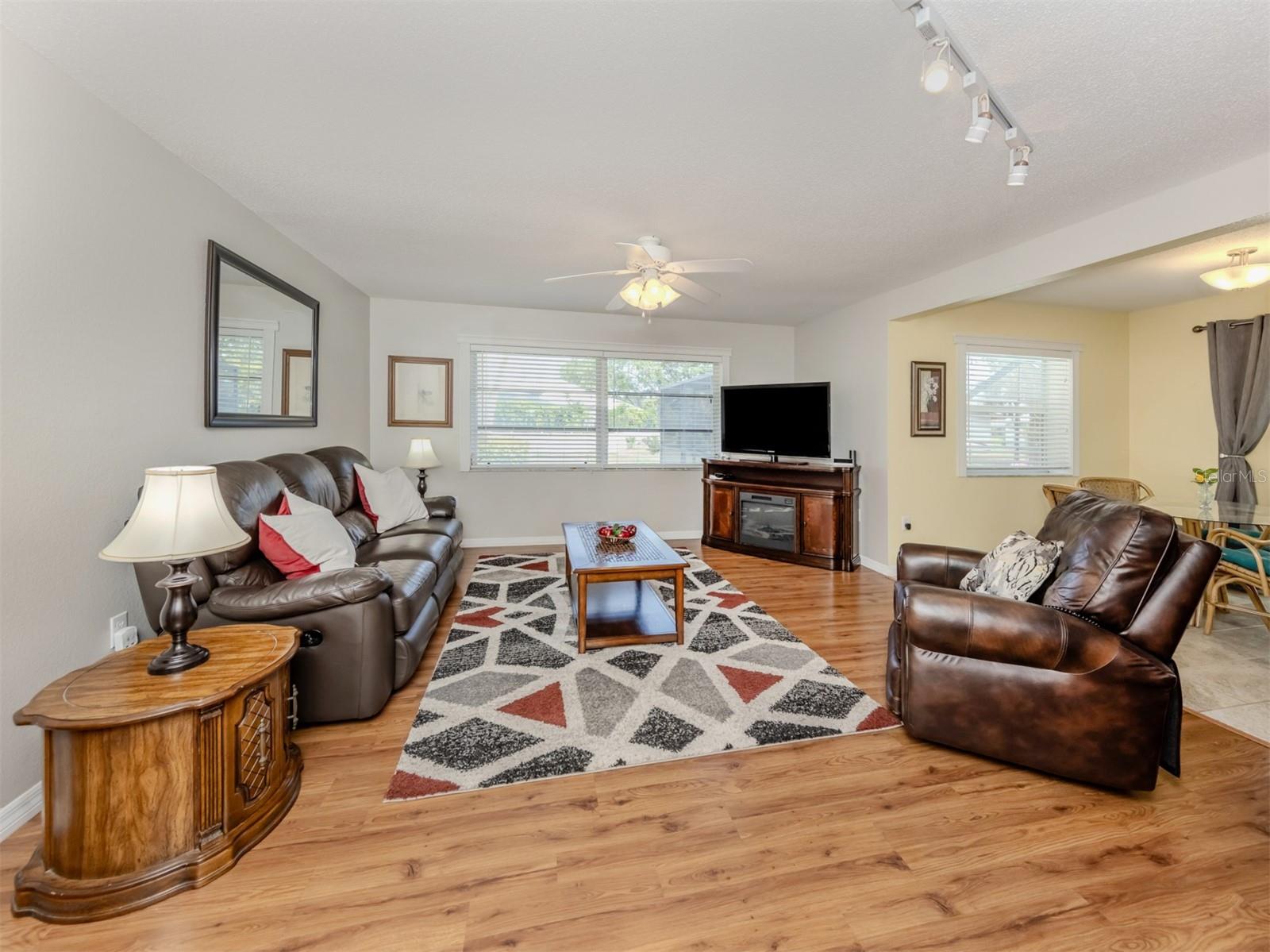 Image 14 of 29 For 455 Rubens Drive