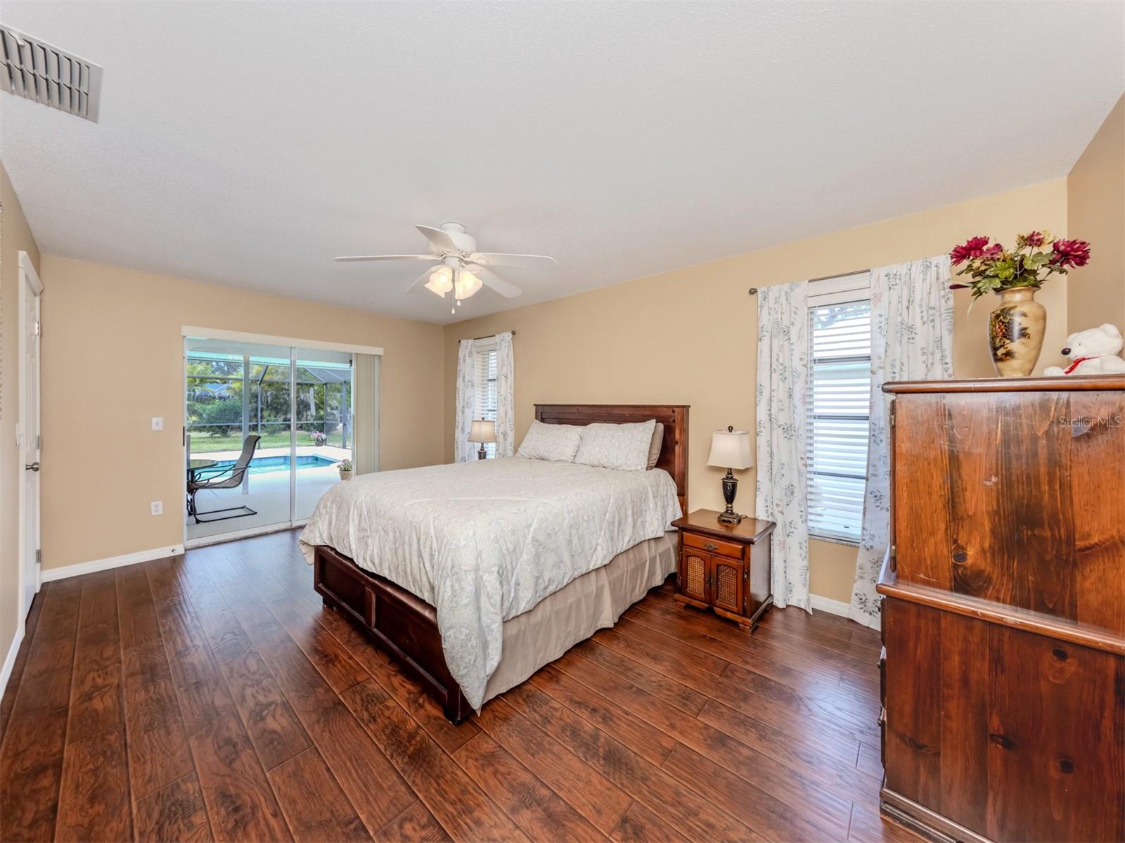 Image 17 of 29 For 455 Rubens Drive