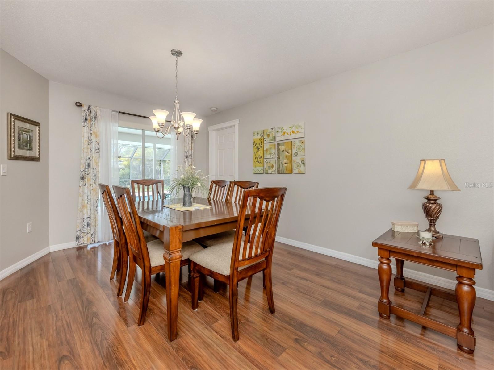 Image 7 of 29 For 455 Rubens Drive