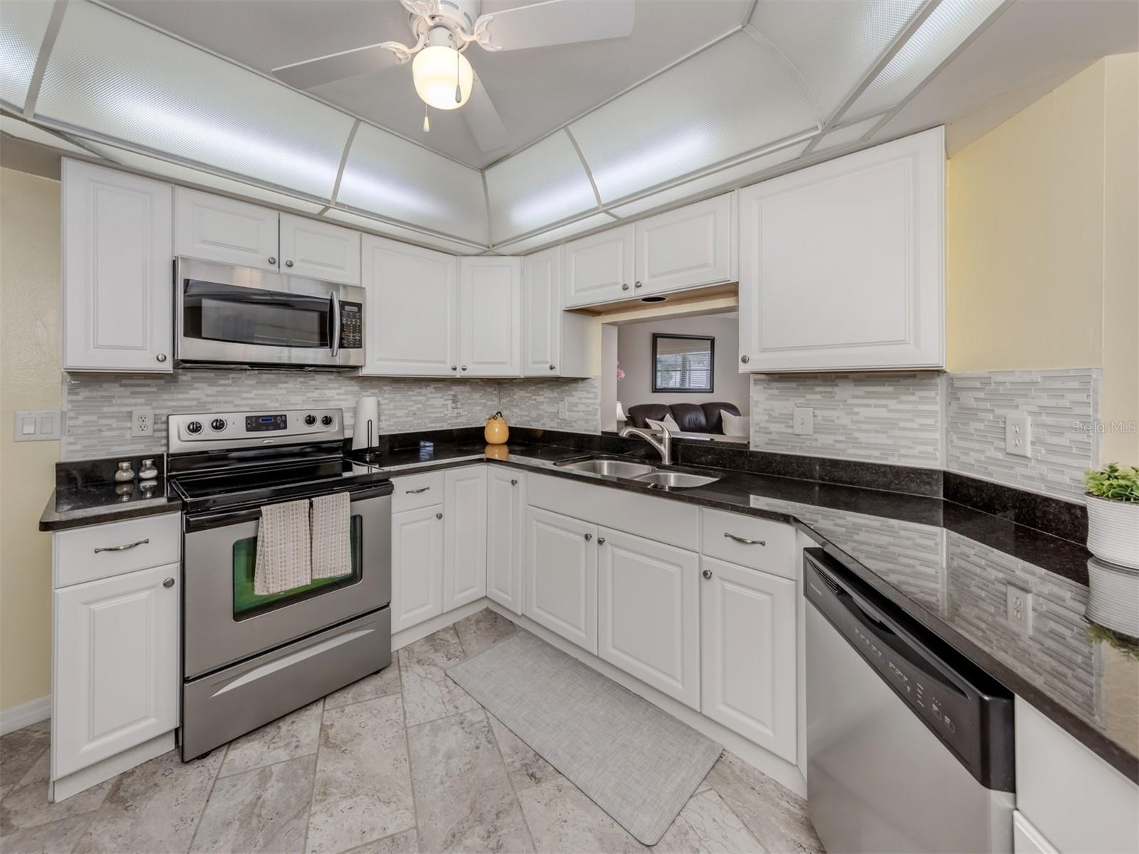 Image 9 of 29 For 455 Rubens Drive