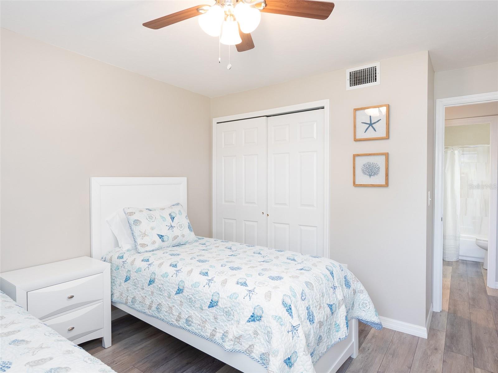 Image 13 of 20 For 3255 Beneva Road 102
