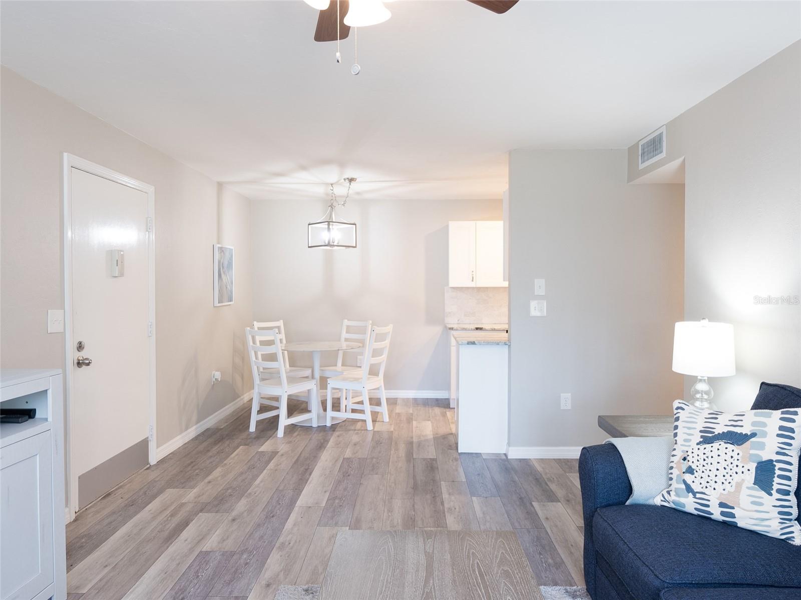 Image 3 of 20 For 3255 Beneva Road 102