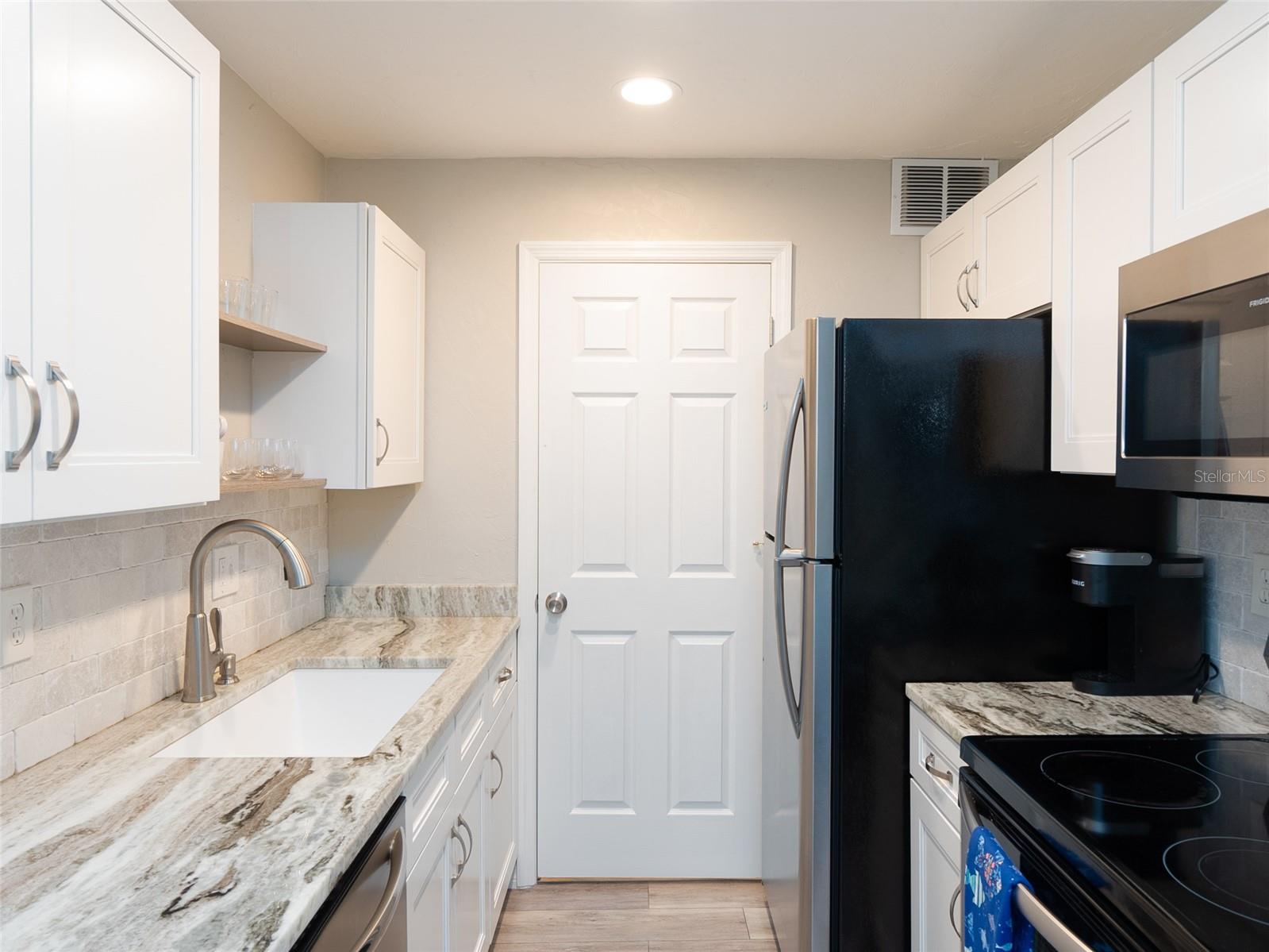 Image 8 of 20 For 3255 Beneva Road 102