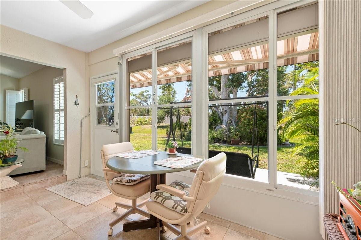 Image 11 of 32 For 657 Foxwood Boulevard