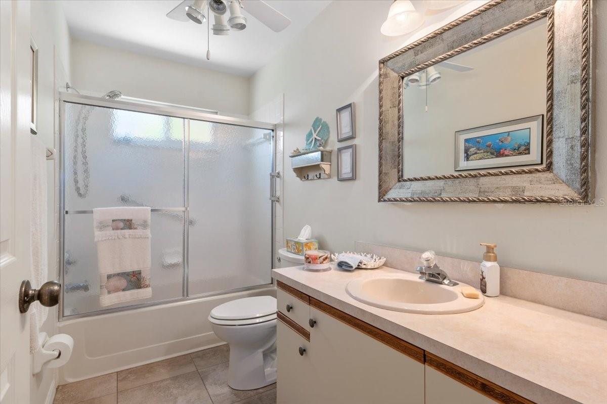 Image 22 of 32 For 657 Foxwood Boulevard