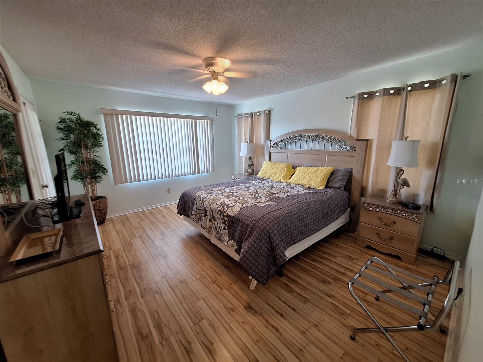 Image 22 of 27 For 427 Cerromar Lane 458