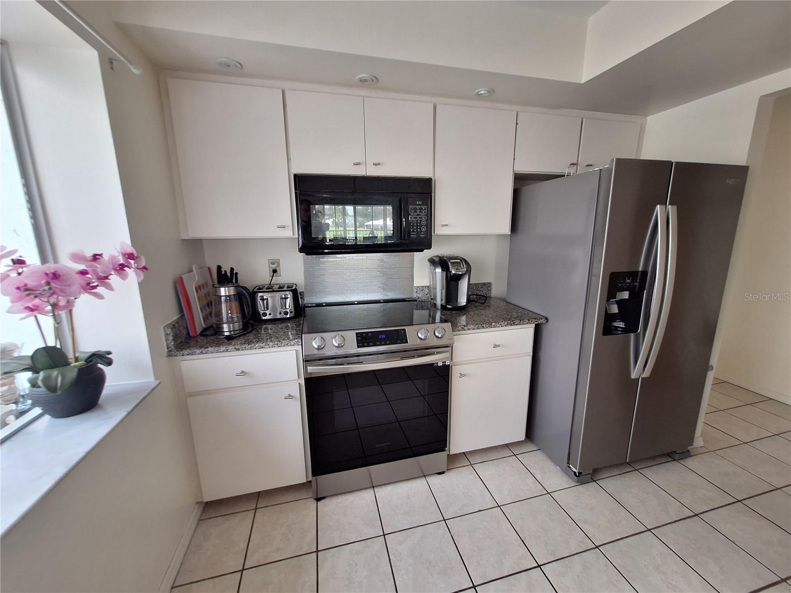 Image 6 of 27 For 427 Cerromar Lane 458