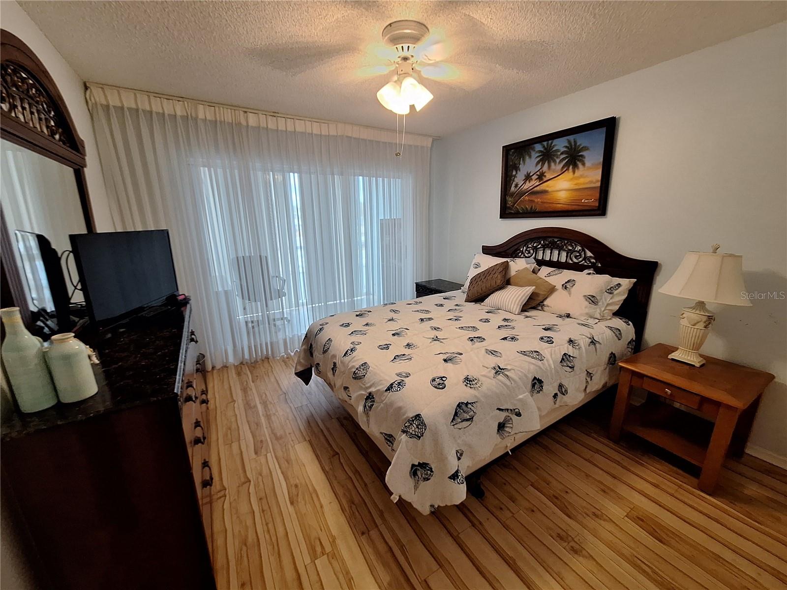 Image 7 of 27 For 427 Cerromar Lane 458