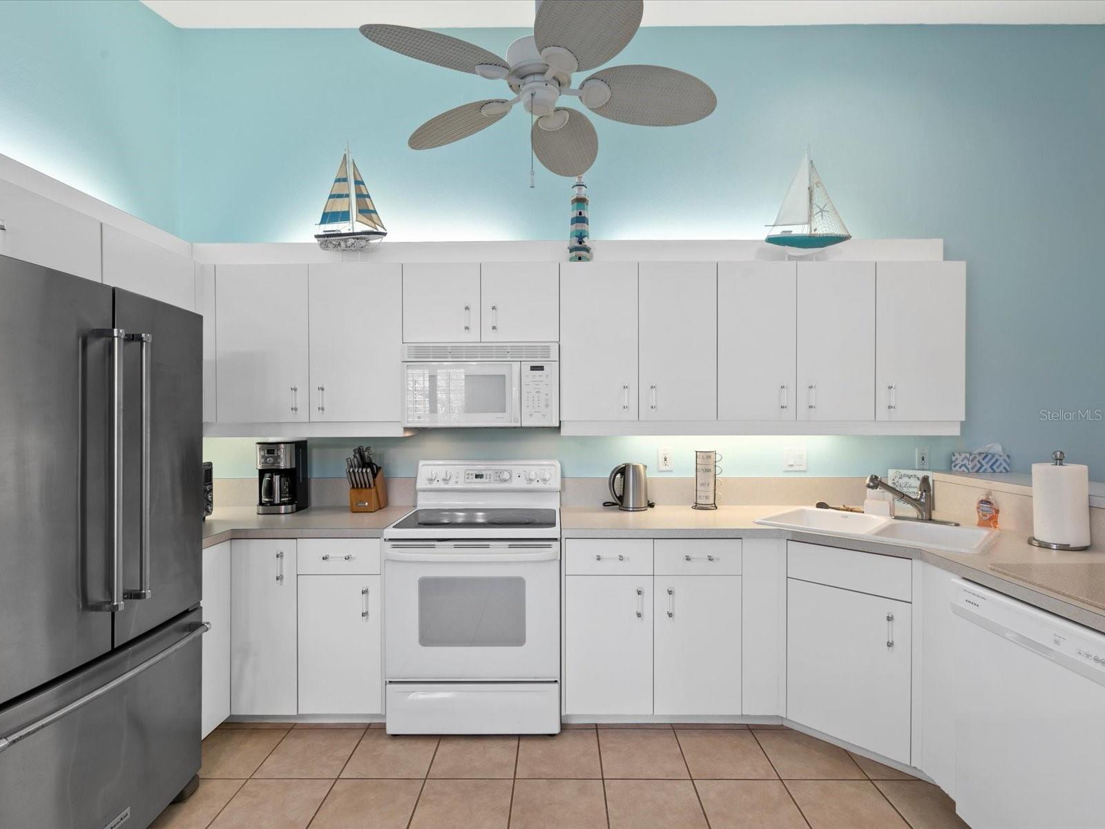 Image 11 of 36 For 904 Addington Court 204