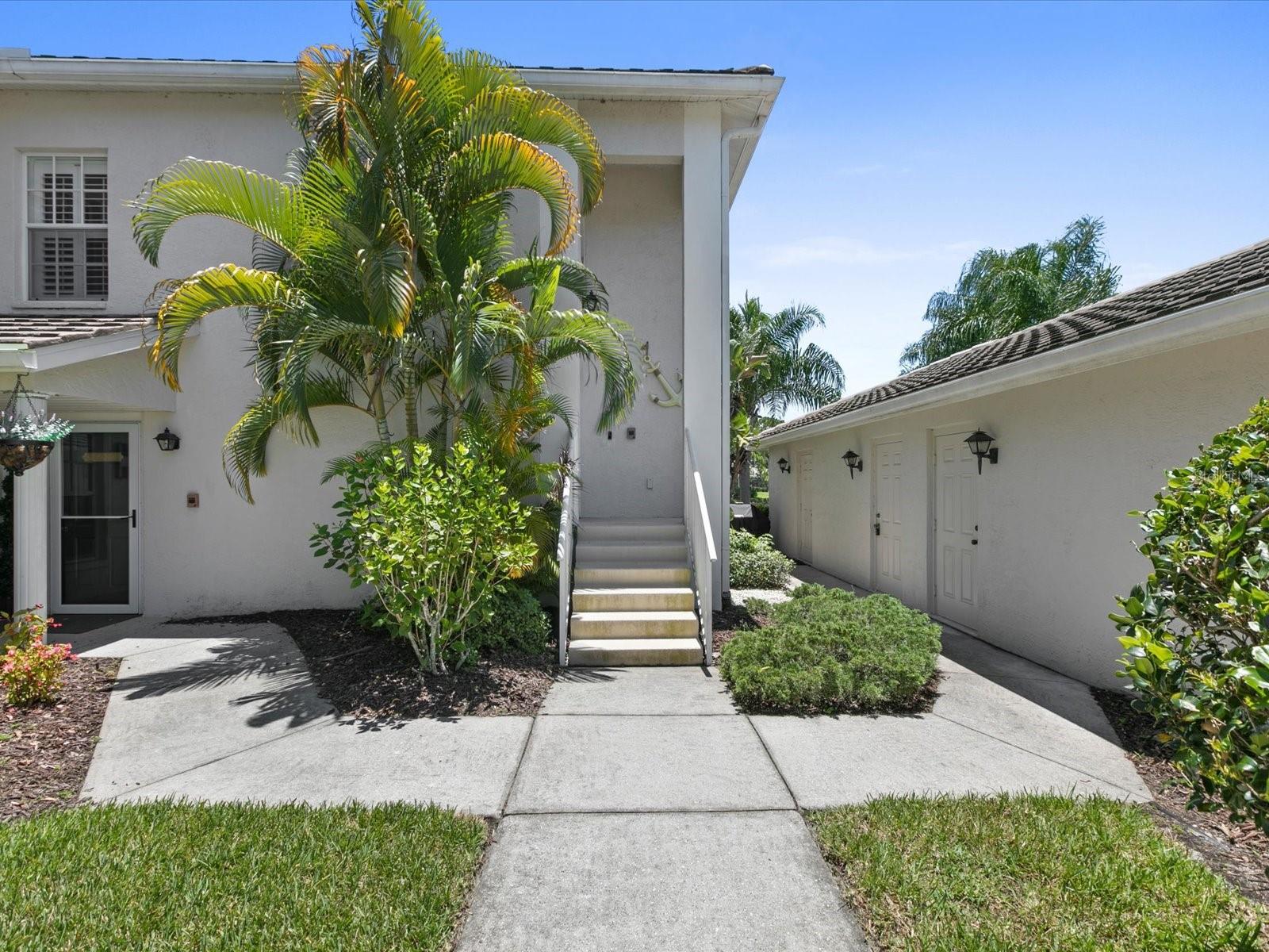 Image 27 of 36 For 904 Addington Court 204