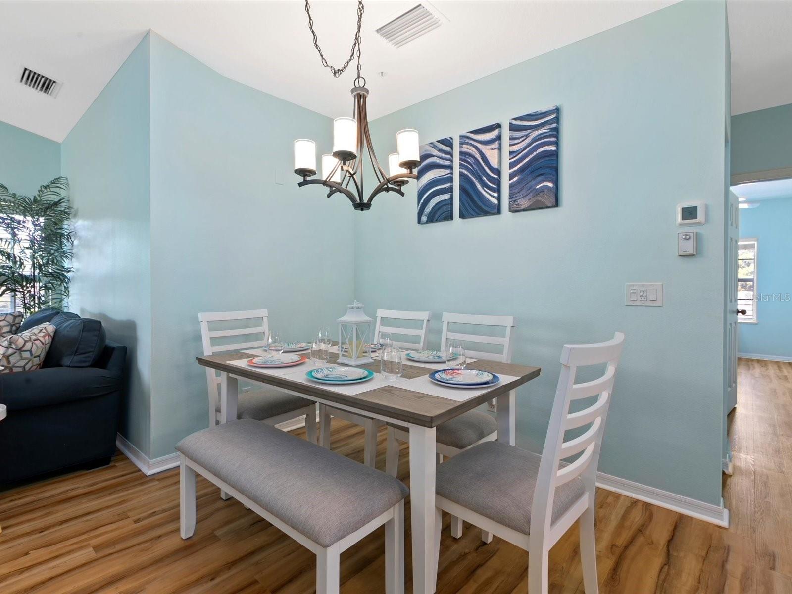 Image 5 of 36 For 904 Addington Court 204