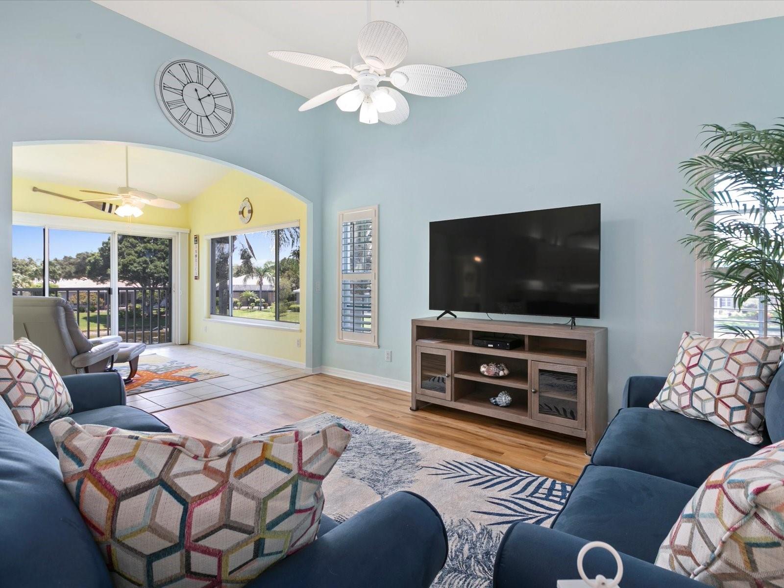 Image 6 of 36 For 904 Addington Court 204