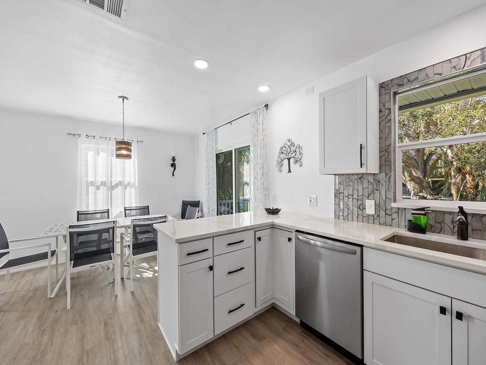 Image 10 of 34 For 23019 Seneca Avenue B