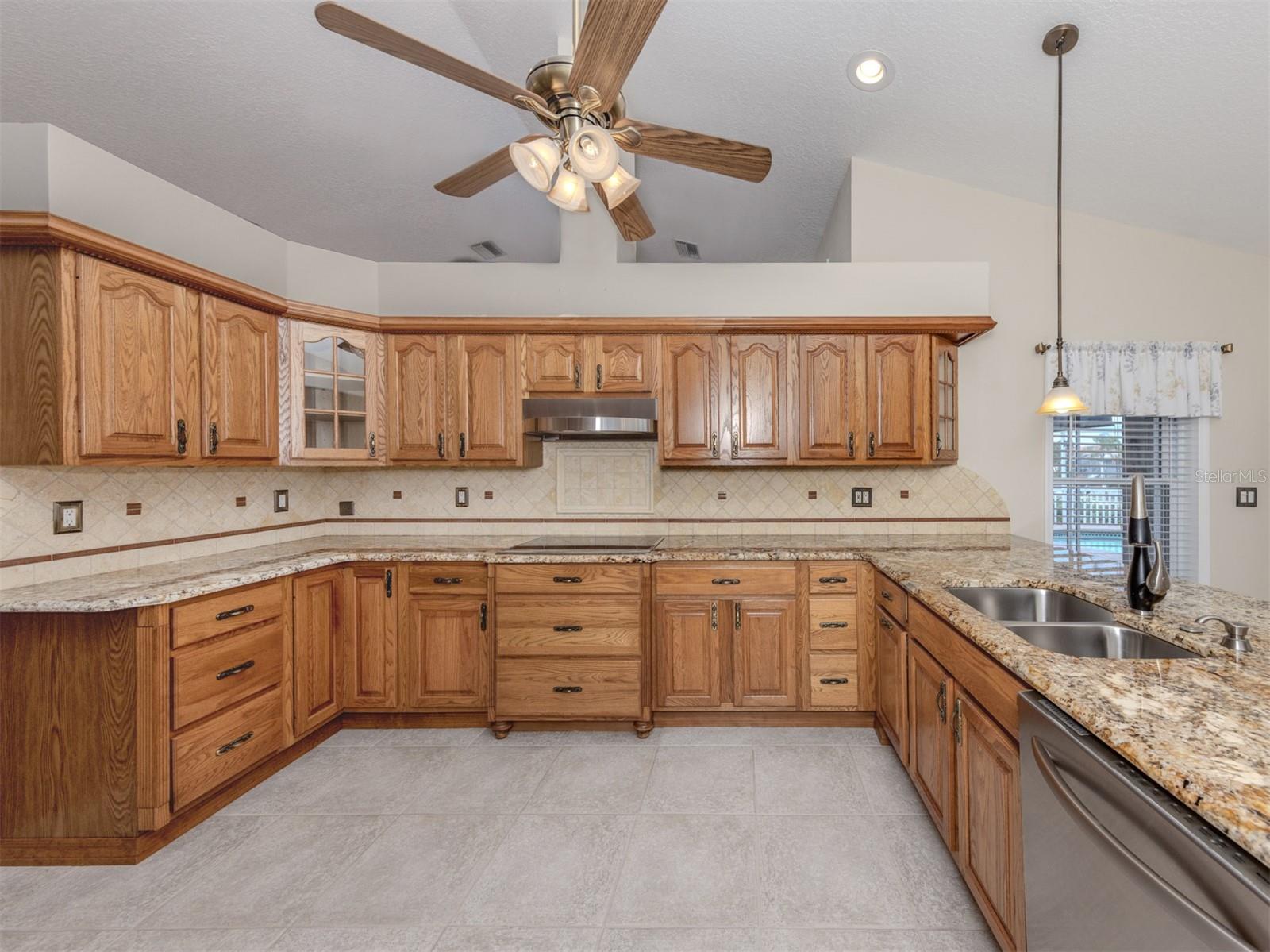 Image 10 of 73 For 314 Oakwood Circle