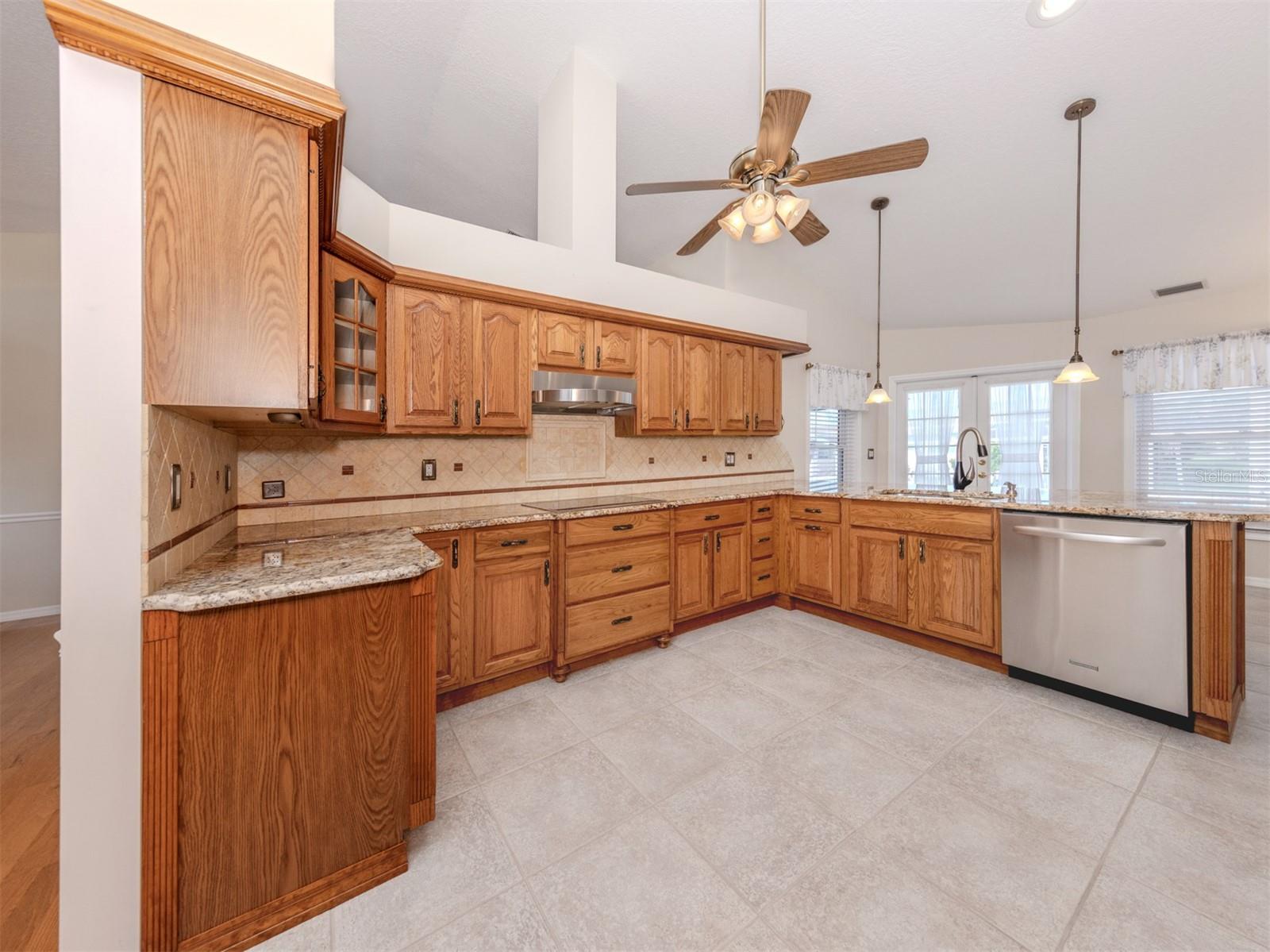 Image 11 of 73 For 314 Oakwood Circle