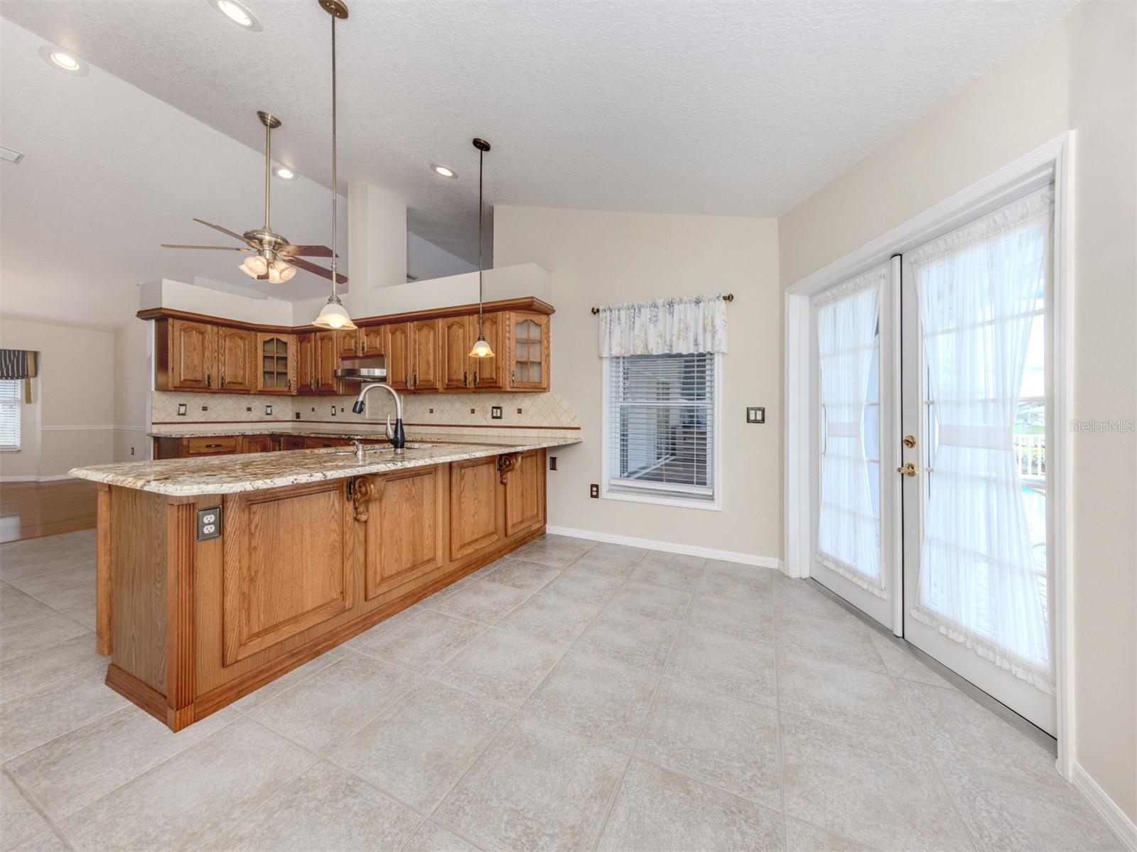 Image 15 of 73 For 314 Oakwood Circle
