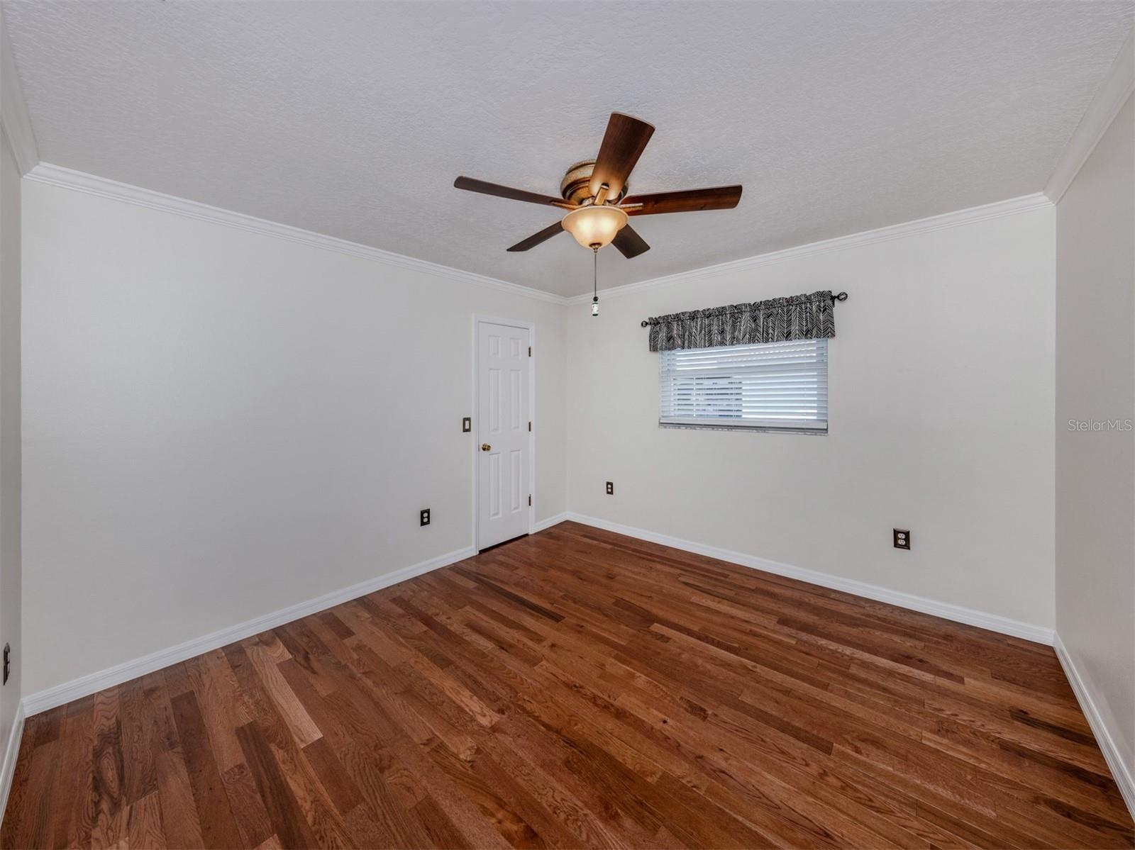 Image 21 of 73 For 314 Oakwood Circle