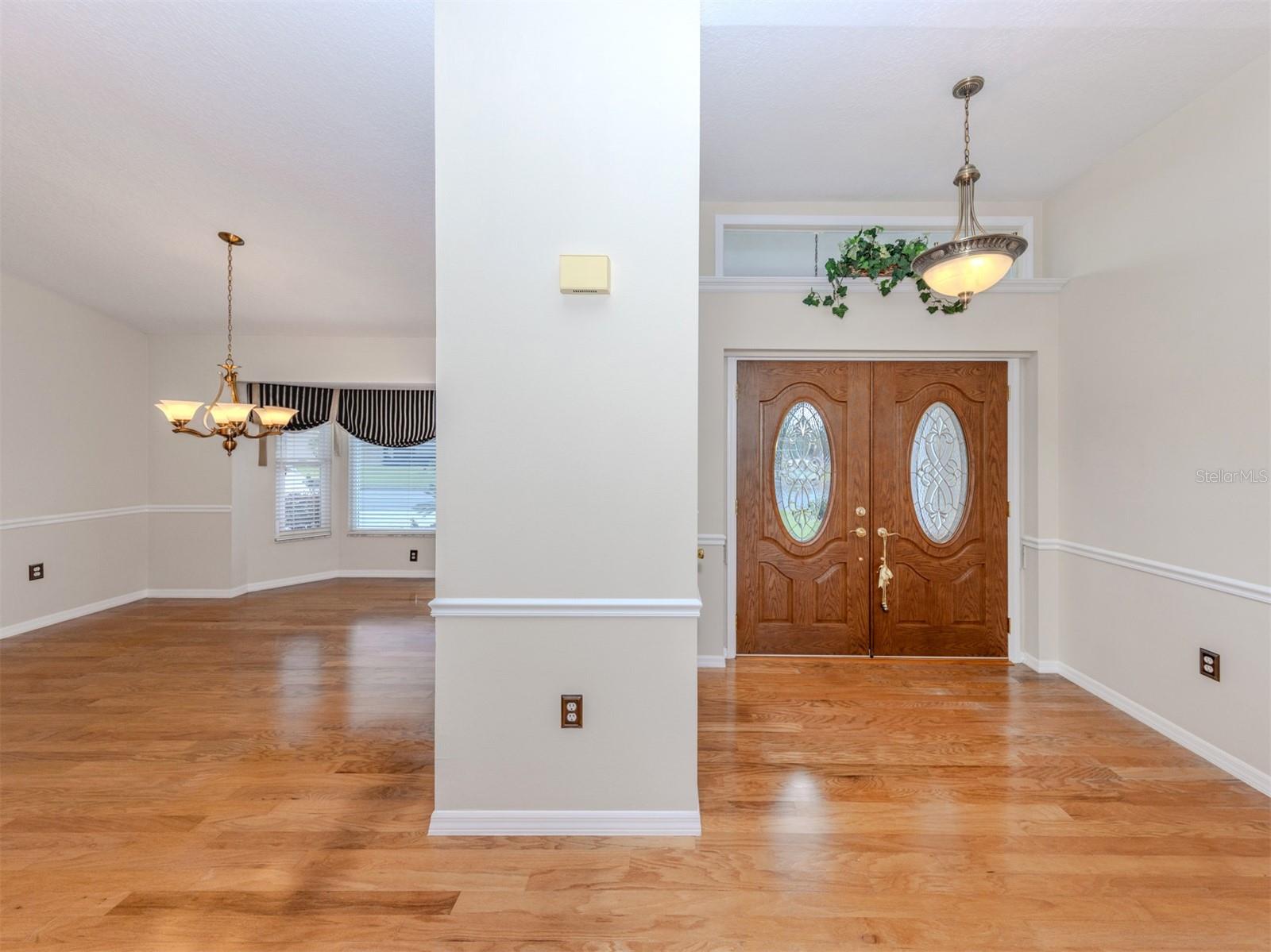 Image 5 of 73 For 314 Oakwood Circle
