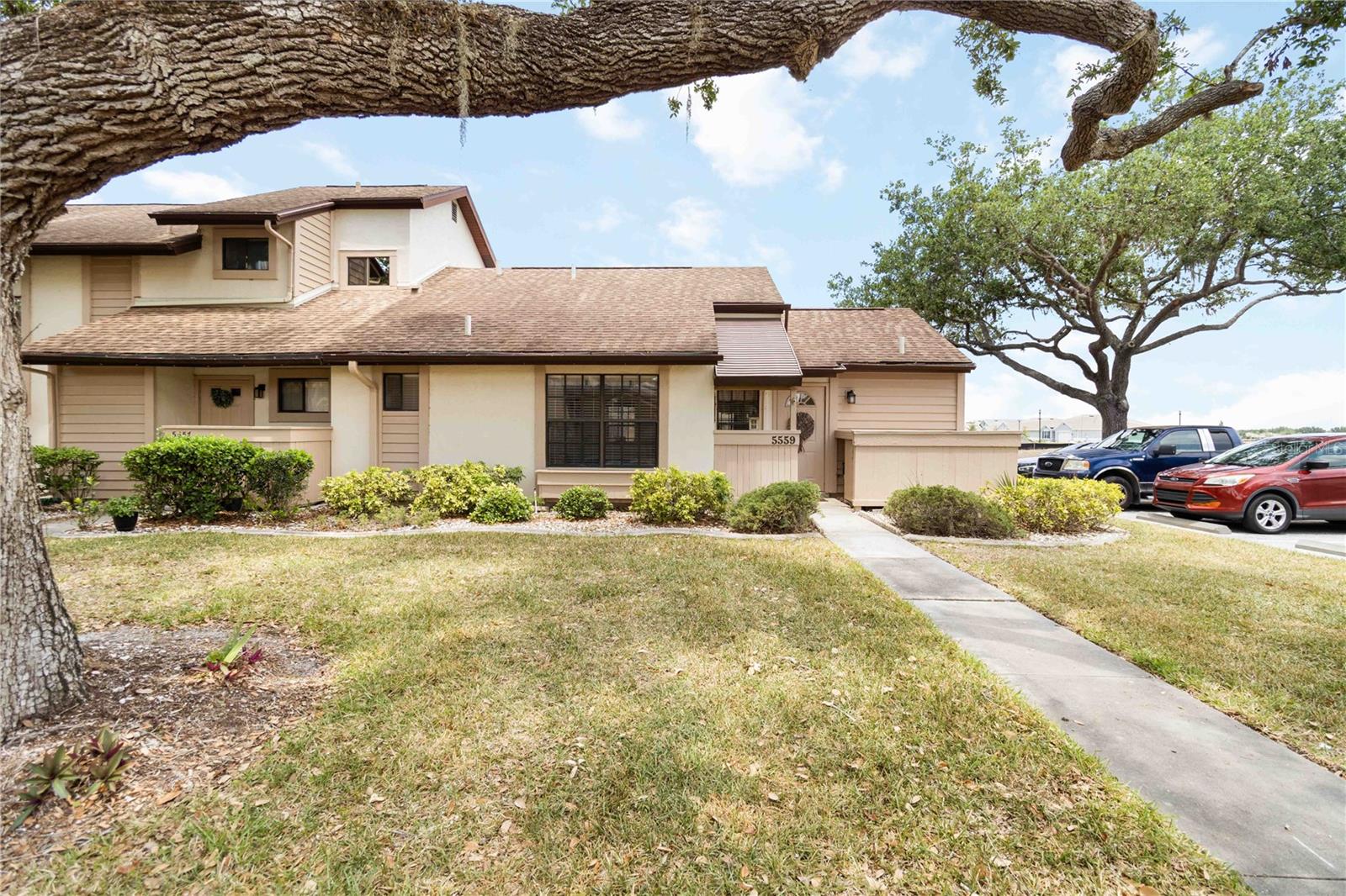 Image 8 of 57 For 5559 Brassy Loop 5559
