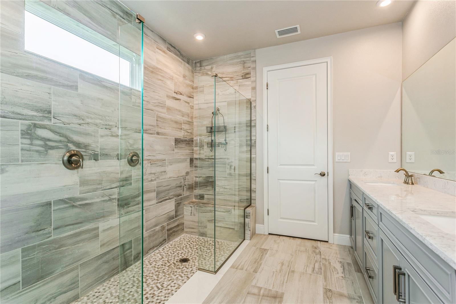 Image 18 of 82 For 20660 Ovid Lane