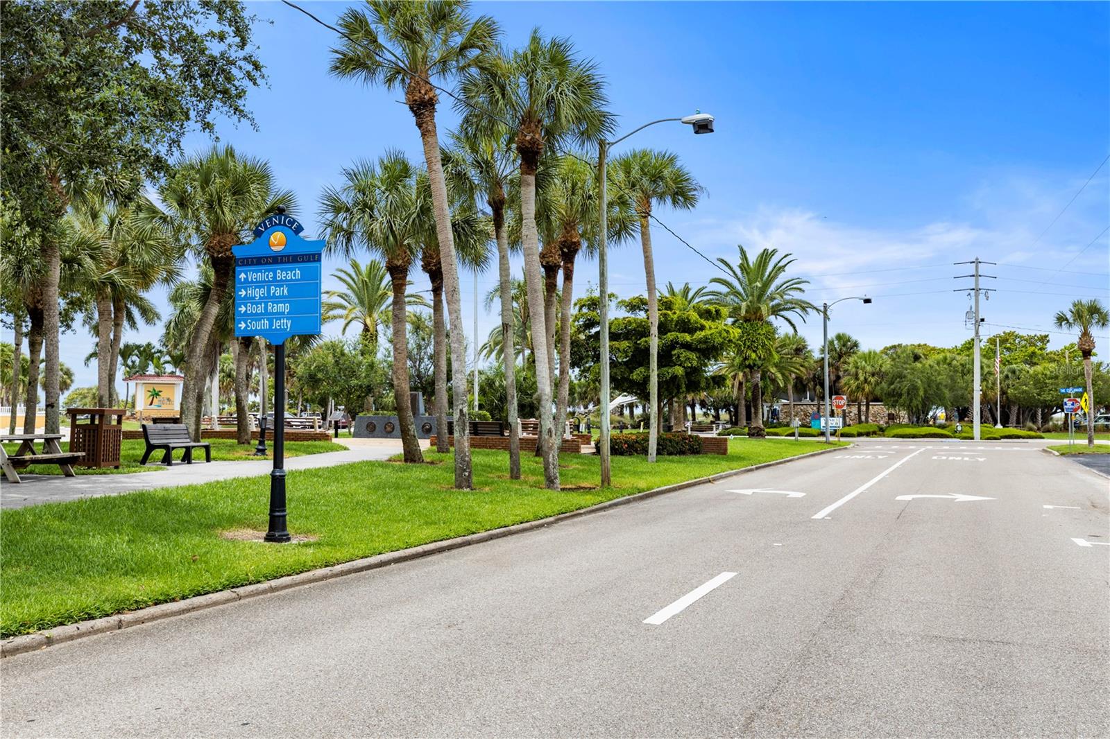 Image 89 of 99 For 19337 Cruise Drive