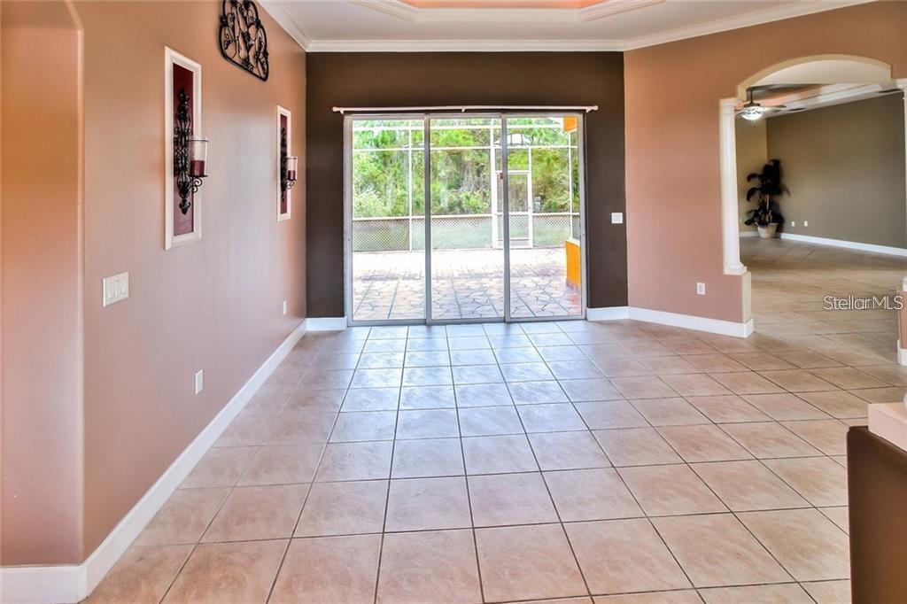 Image 7 of 13 For 1424 Cranberry Boulevard