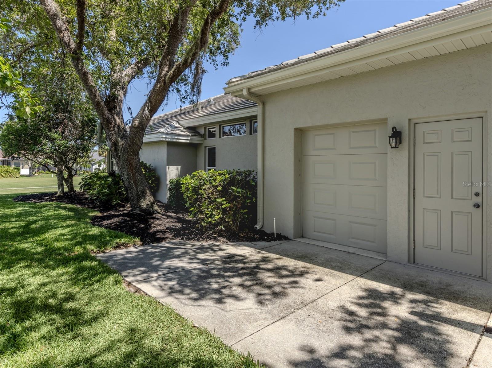 Image 34 of 70 For 396 Lansbrook Drive