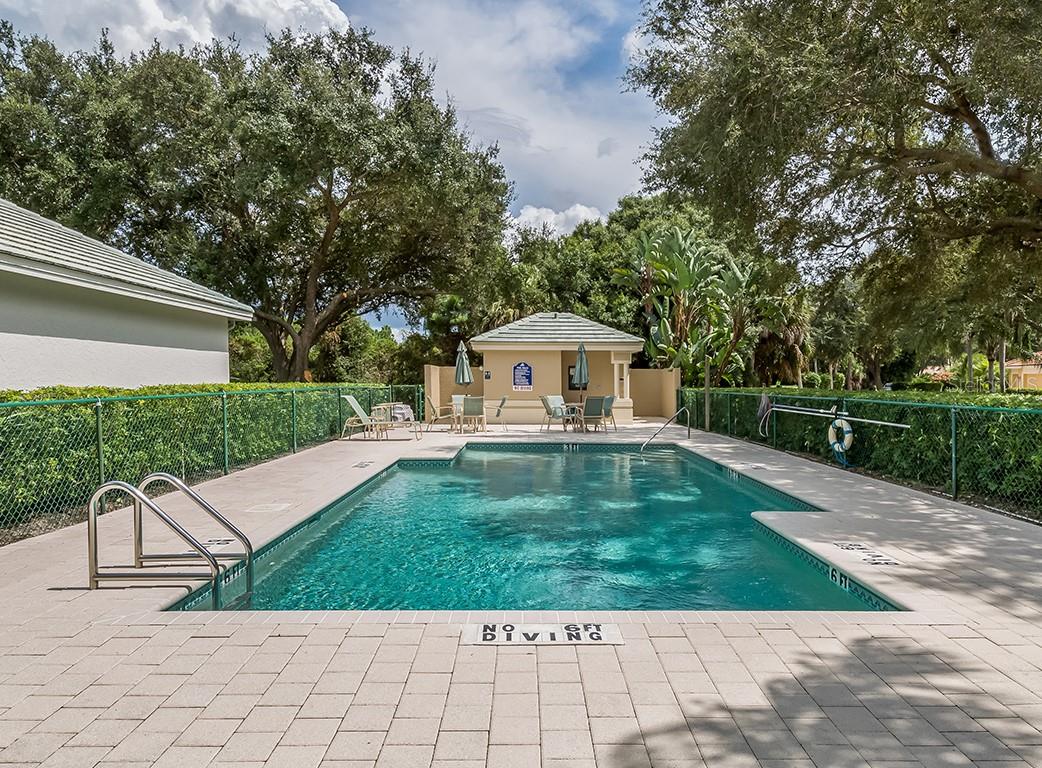 Image 41 of 70 For 396 Lansbrook Drive