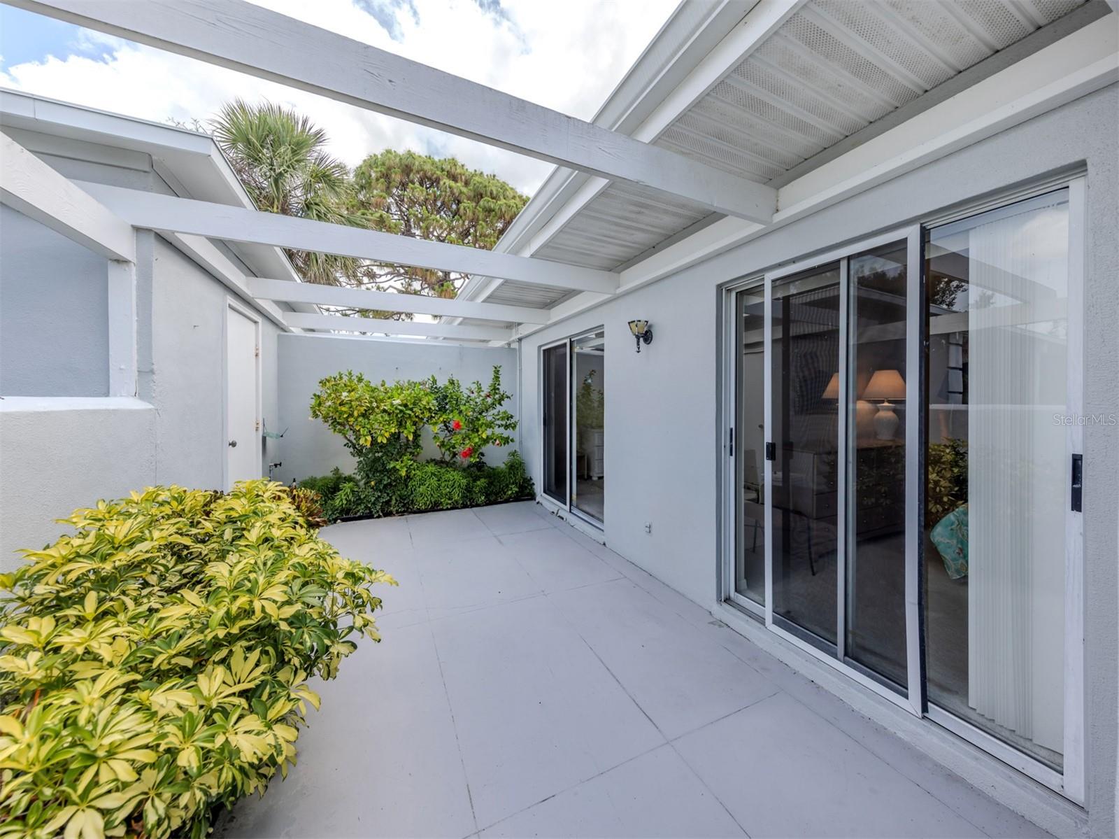 Image 24 of 85 For 232 Cerromar Way 38