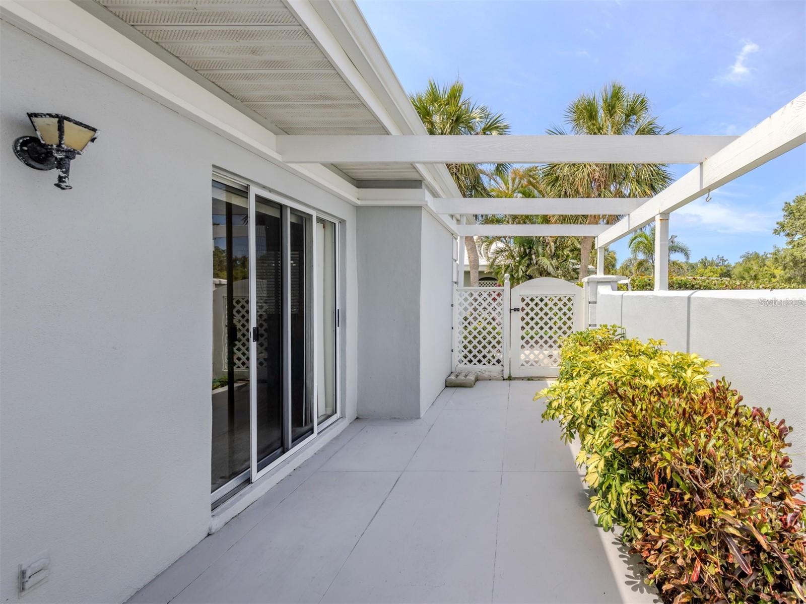 Image 25 of 85 For 232 Cerromar Way 38
