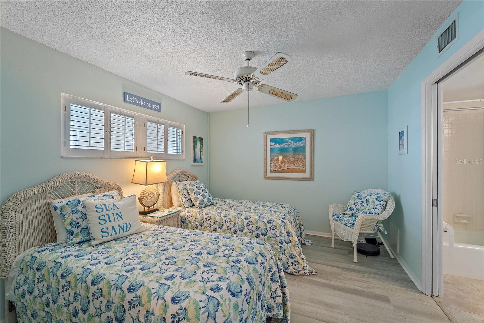 Image 19 of 25 For 950 Tarpon Center Drive 504