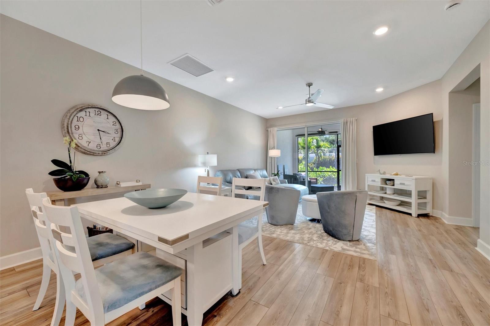 Image 10 of 59 For 25069 Pearl Lake Circle