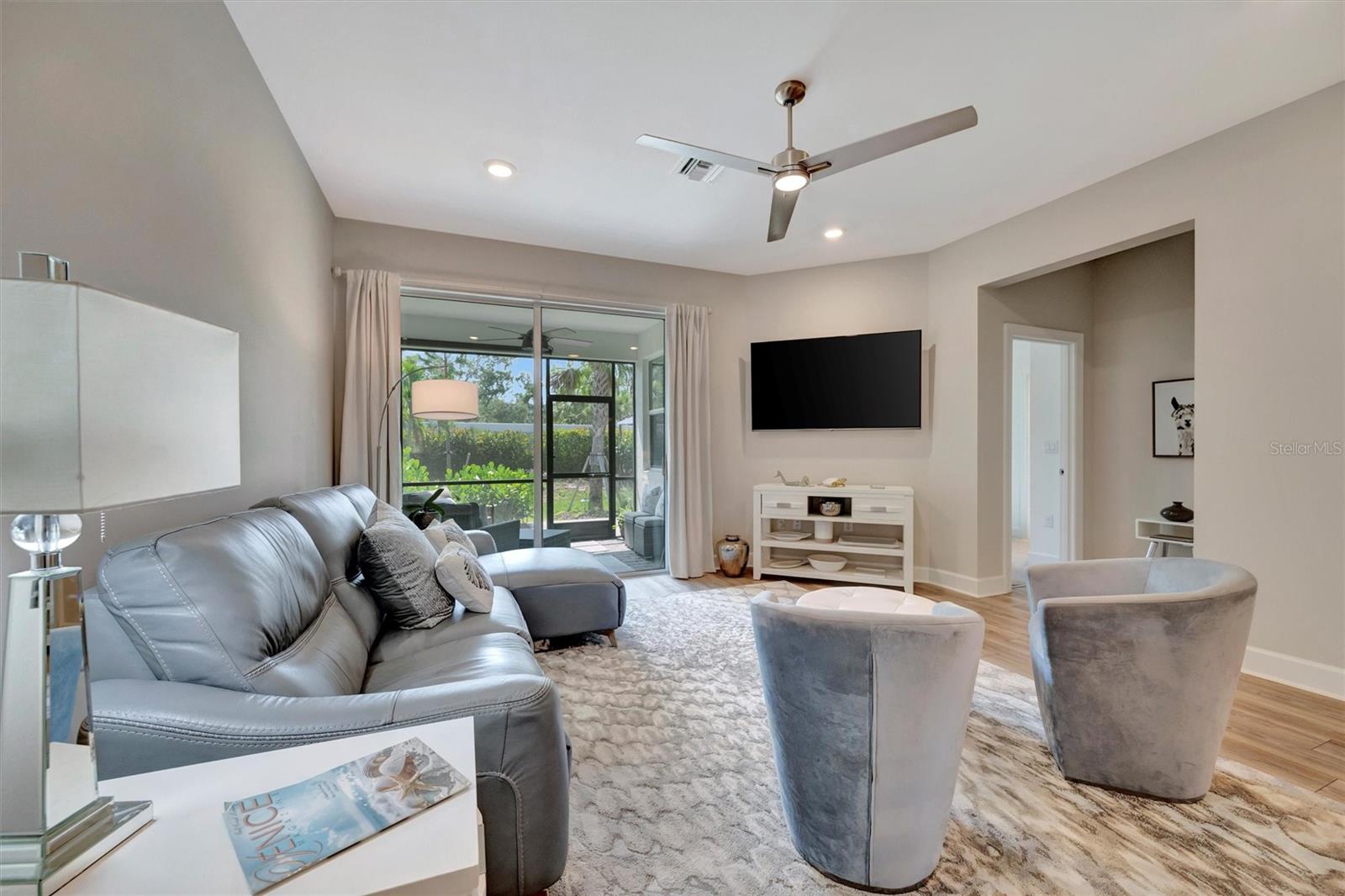 Image 12 of 59 For 25069 Pearl Lake Circle