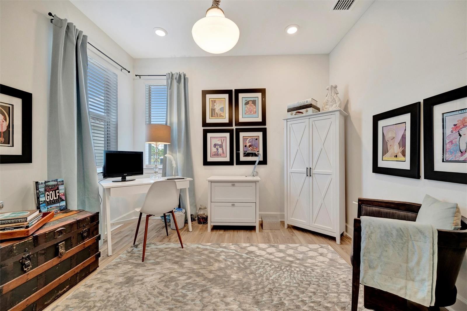Image 14 of 59 For 25069 Pearl Lake Circle