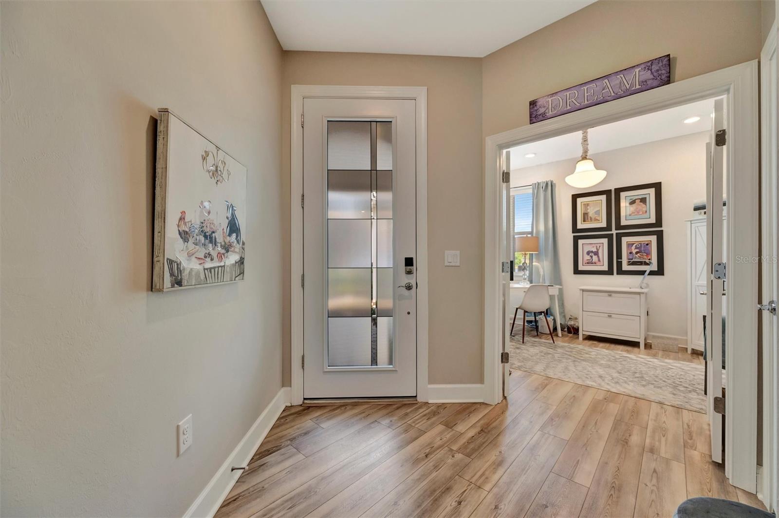 Image 17 of 59 For 25069 Pearl Lake Circle