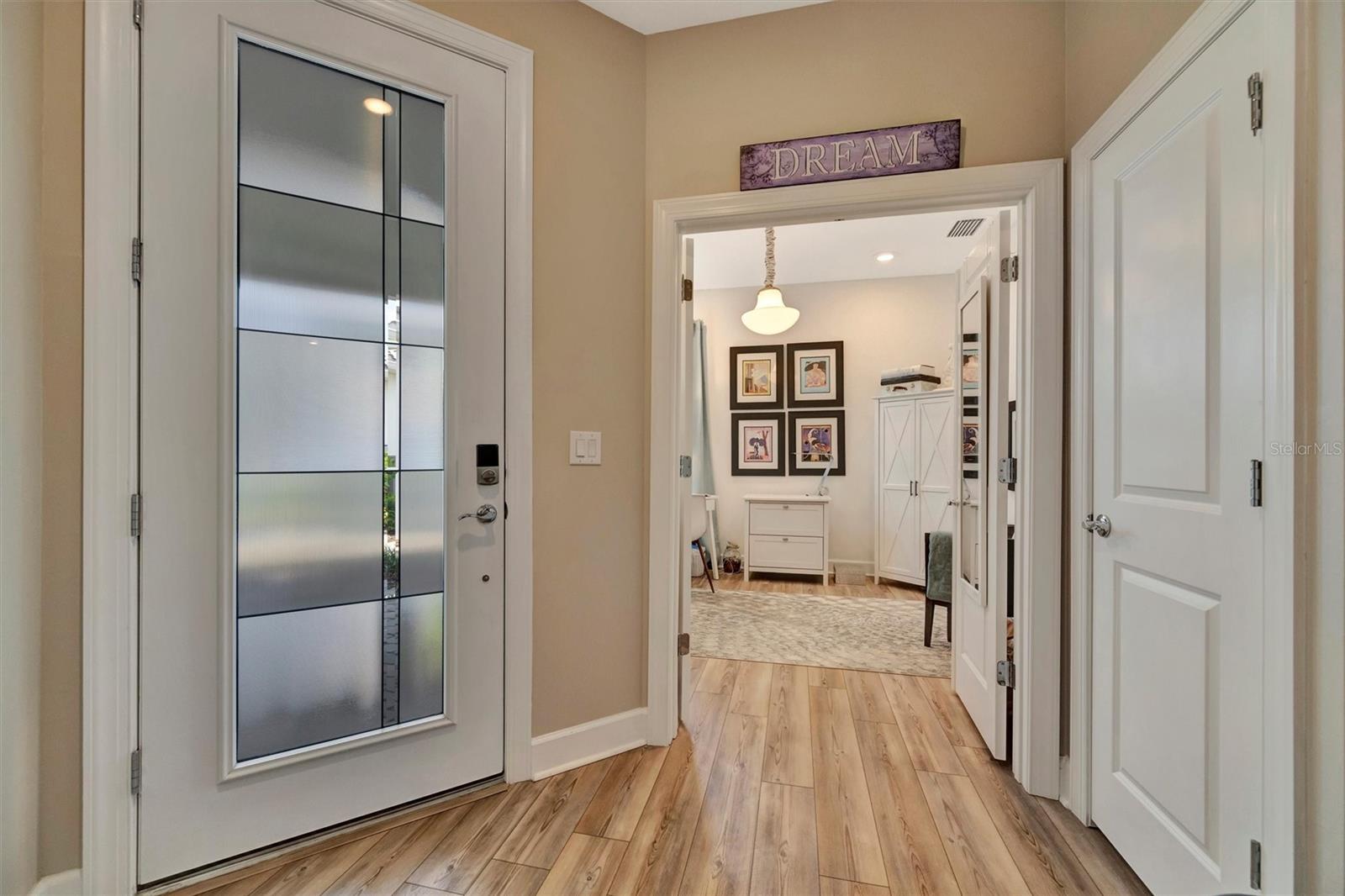 Image 18 of 59 For 25069 Pearl Lake Circle