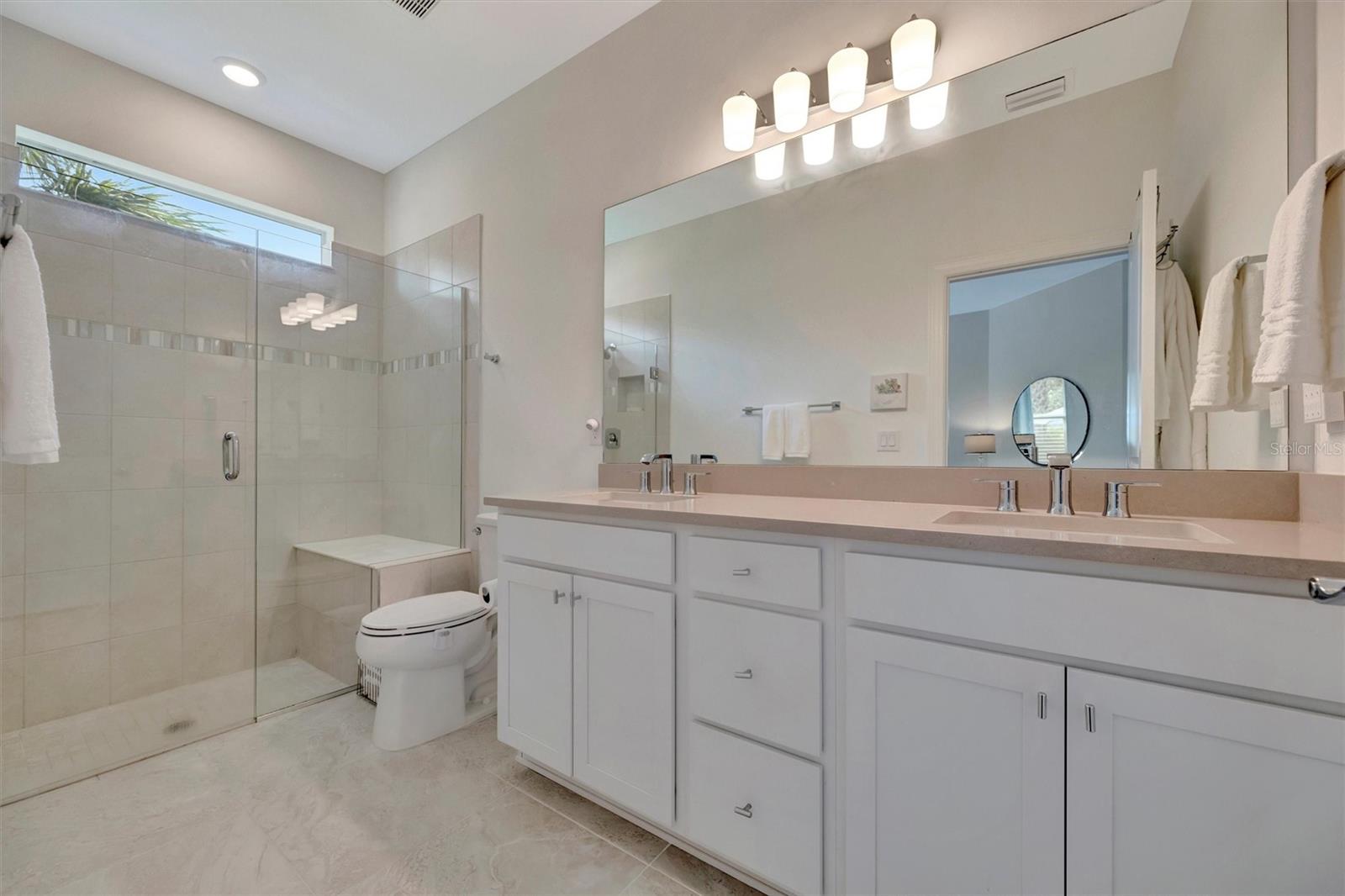 Image 22 of 59 For 25069 Pearl Lake Circle